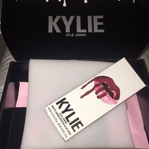 Kylie Jenner lip kit boujee